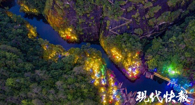 蜡笔小新兄妹春节大拜年